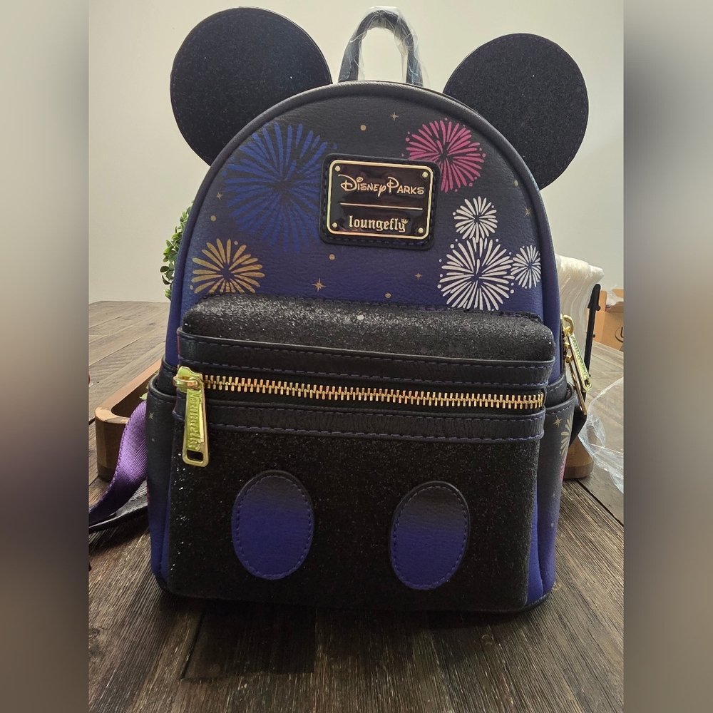 Mickey Mouse The Main Attraction – Cinderella Castle Fireworks Limited Releas - Picture 9 of 10